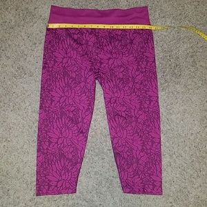 Fabletics  Capri leggings